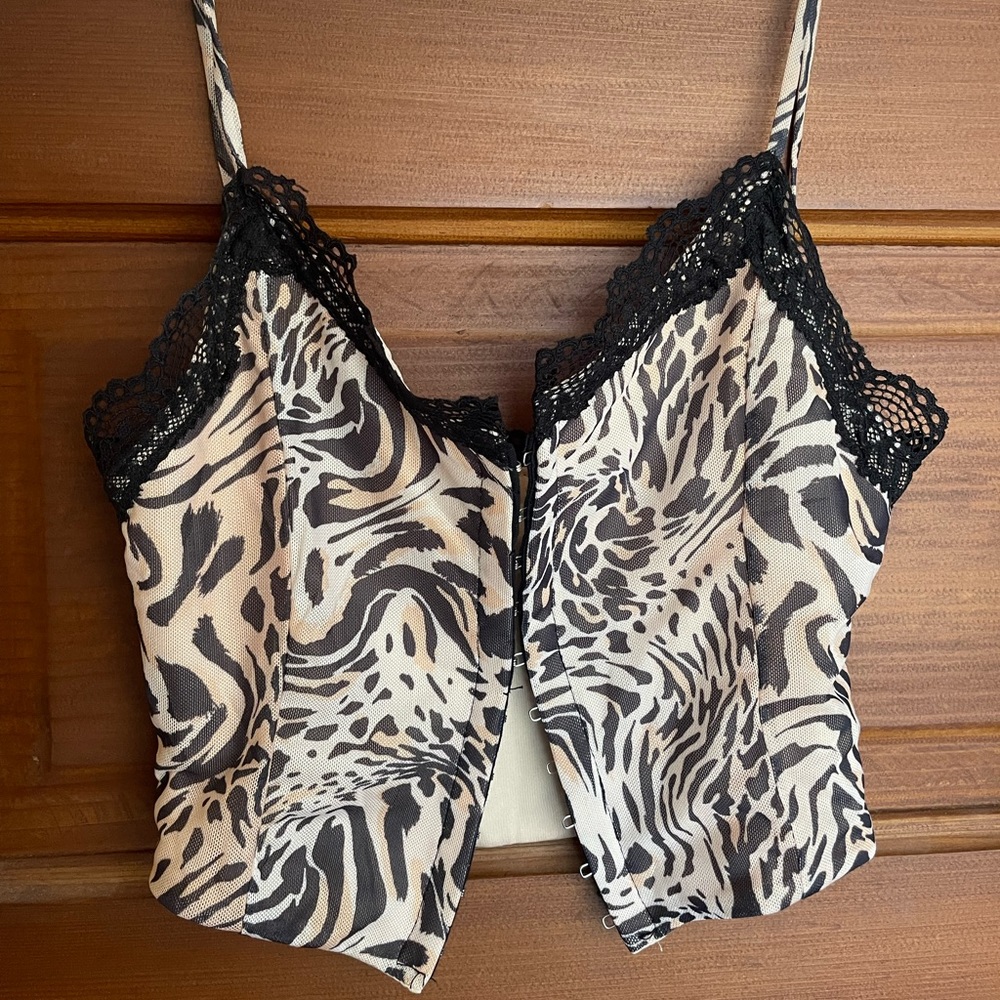 MAGNOLIA CROP TOP LEOPARD princess Polly